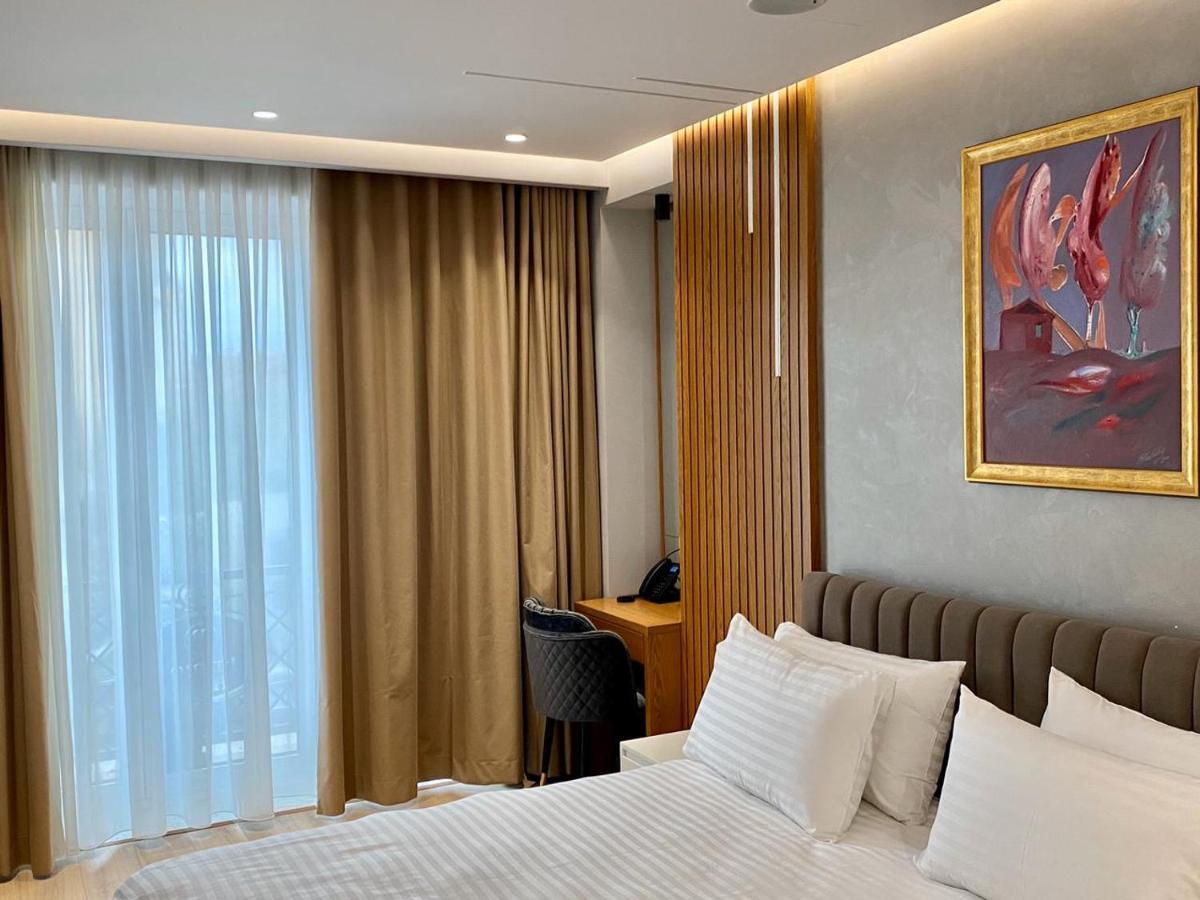 Primo Hotel Тирана Екстериор снимка