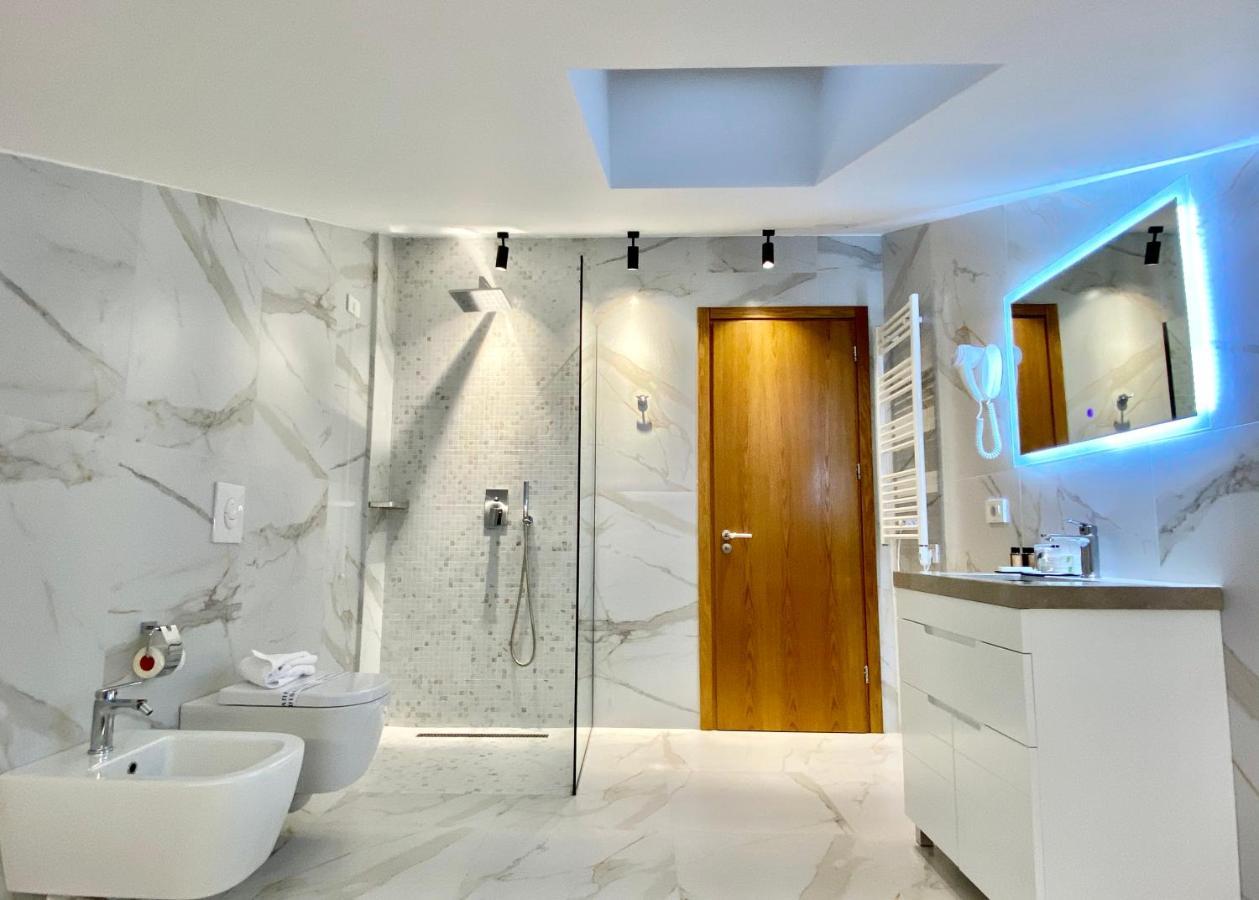 Primo Hotel Тирана Екстериор снимка