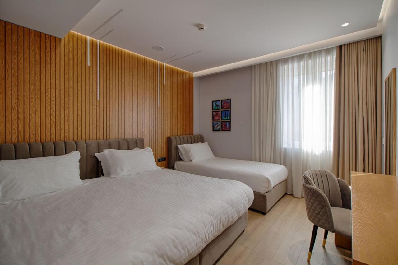 Primo Hotel Тирана Екстериор снимка