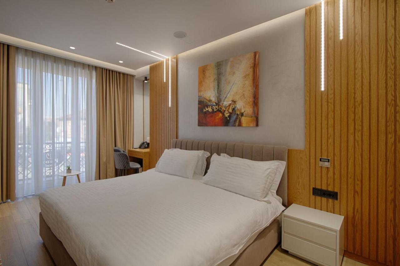 Primo Hotel Тирана Екстериор снимка