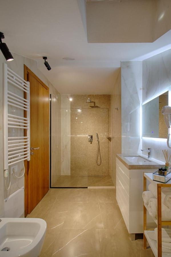 Primo Hotel Тирана Екстериор снимка
