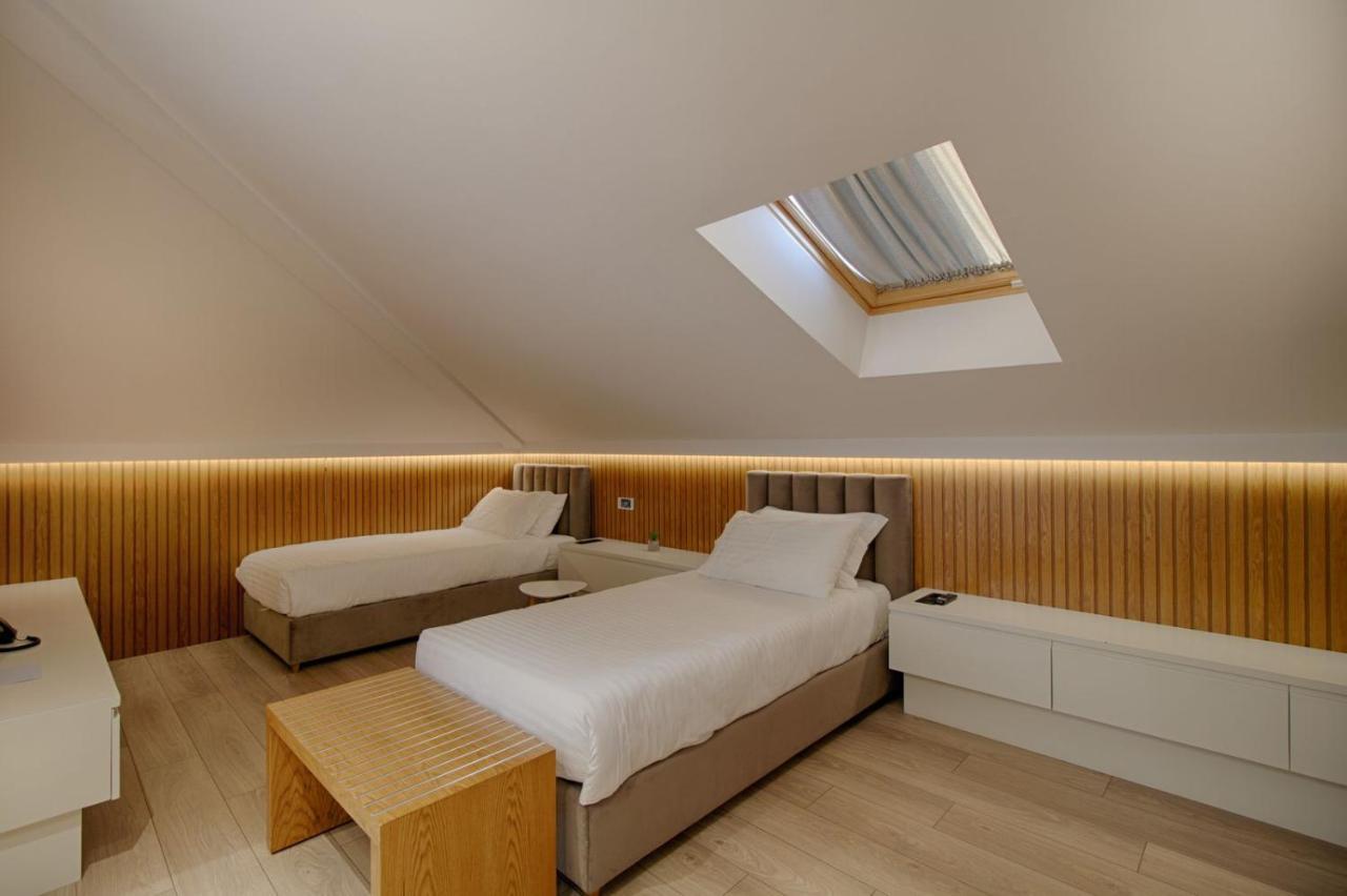 Primo Hotel Тирана Екстериор снимка