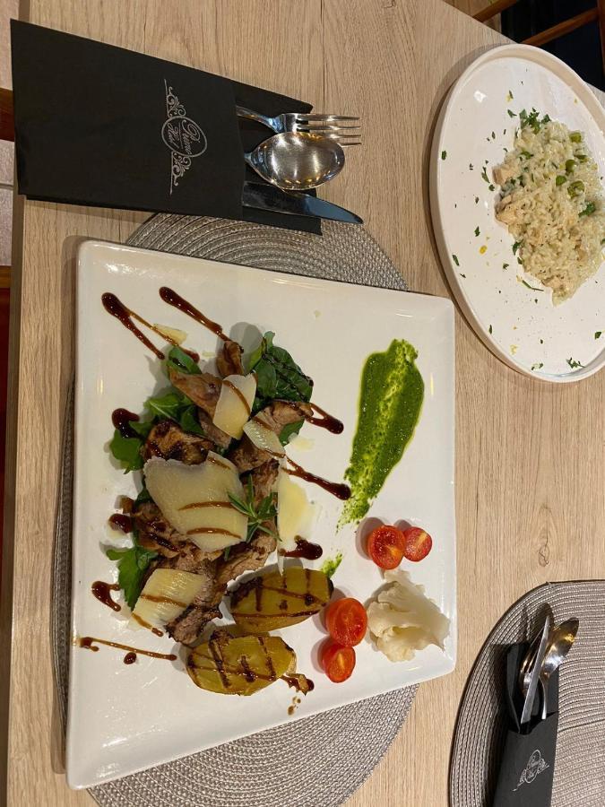 Primo Hotel Тирана Екстериор снимка