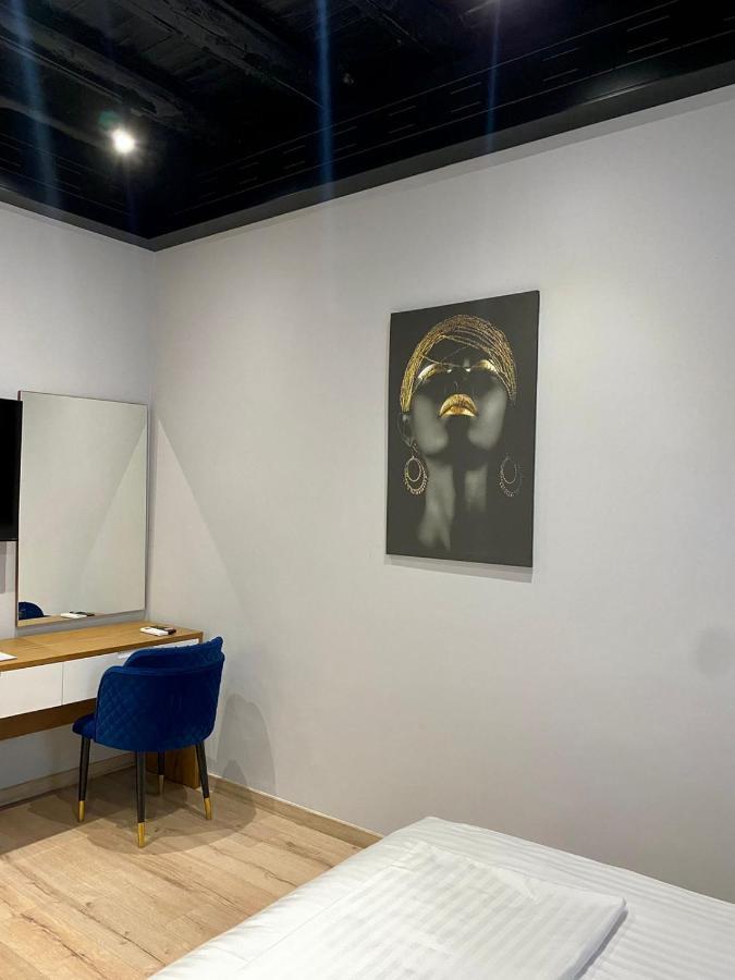 Primo Hotel Тирана Екстериор снимка